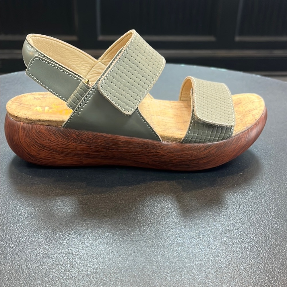 Stylish Gray Women's Sandals
